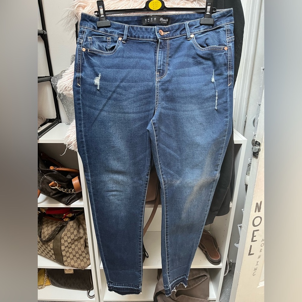 Skinny jeans